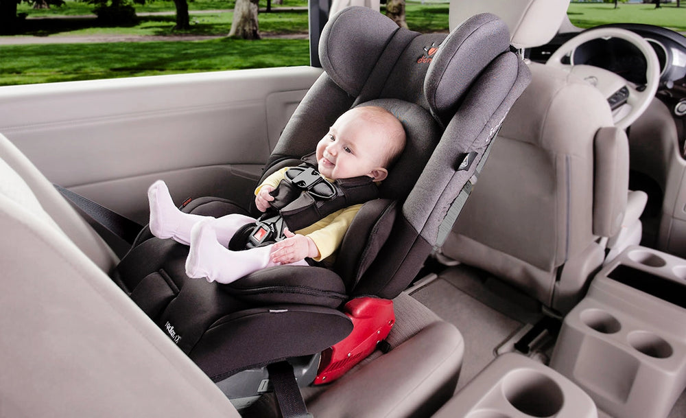 At what age can a baby face forward in a car best sale